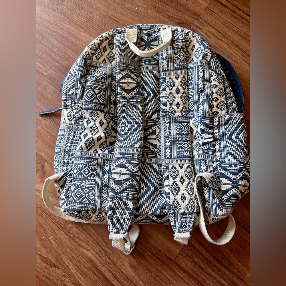 Backpack - Picture 4 of 5